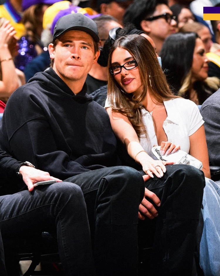 湖人季后赛增设第二排场边席 打破50年售罄纪录