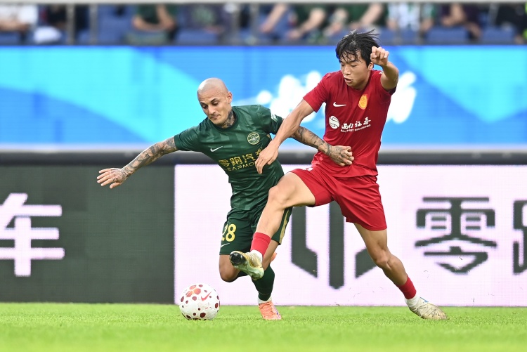 李镇全辱骂对手遭停赛2场罚款2万 记者质疑评议标准