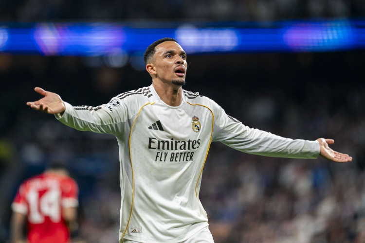 阿诺德千万欧加盟皇马伤缺百日 赛季末或面临四大皆空