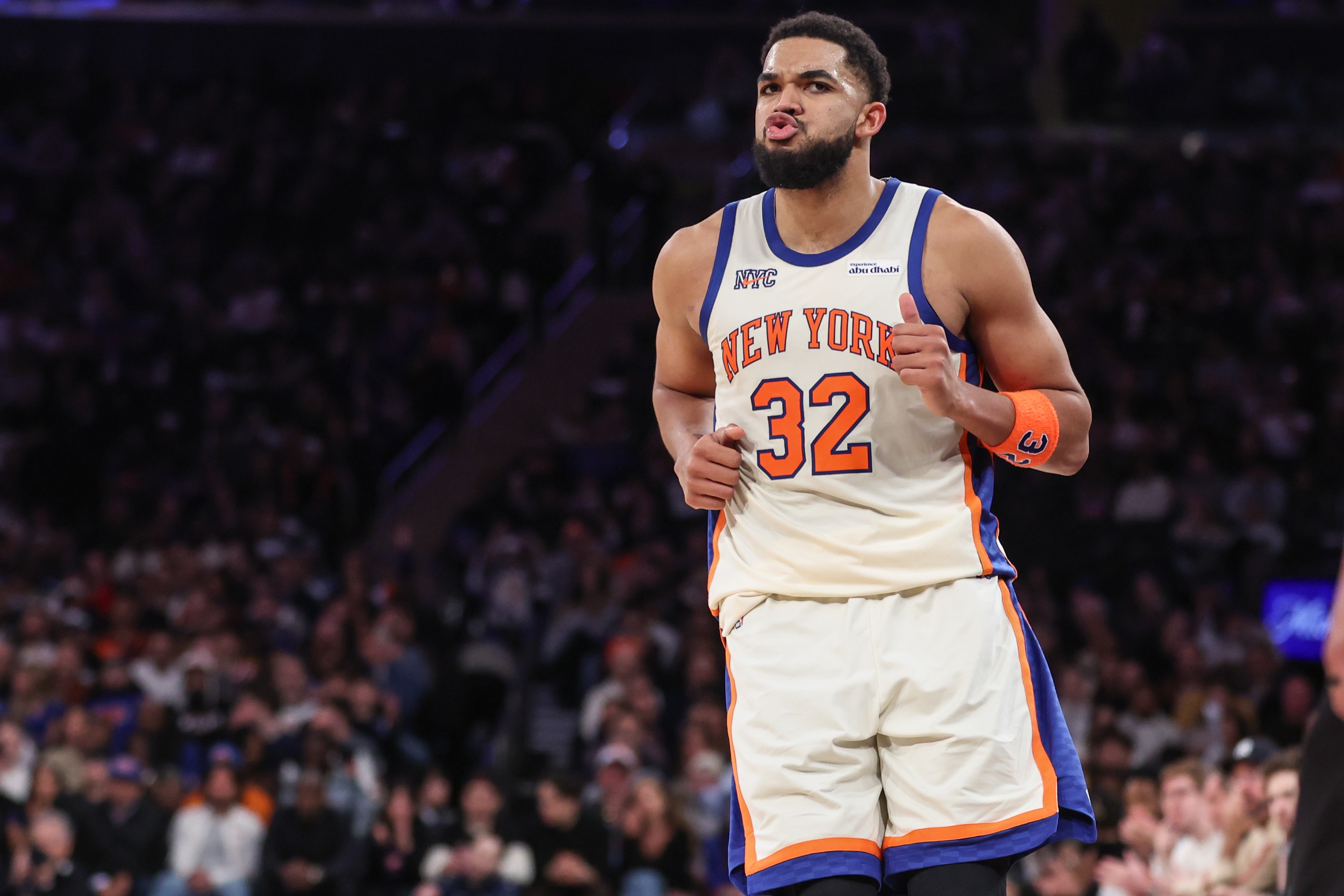 季后赛X因素深度报告：伤病阴影下的杰威 李凯尔的小球中锋实验