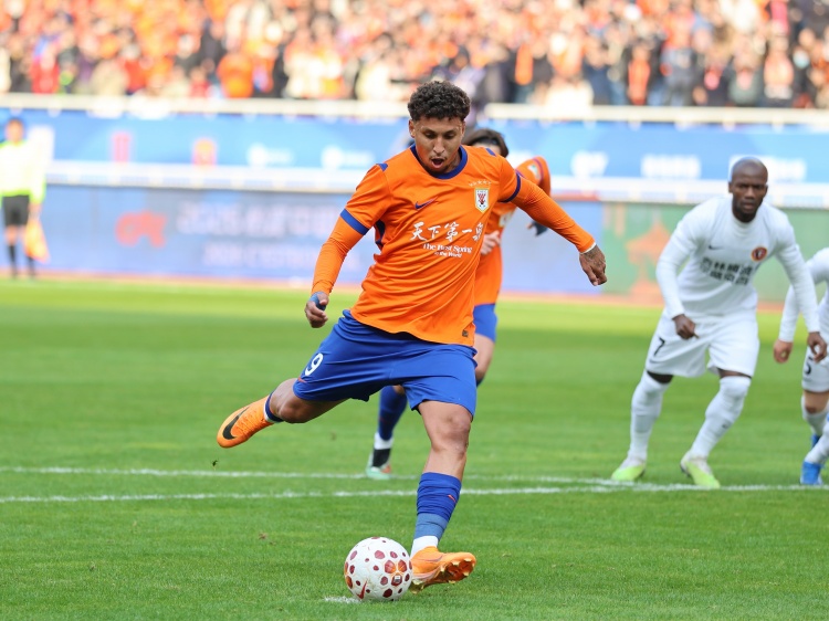 克雷桑复出坦言状态未满格 膝盖隐痛成恢复关键