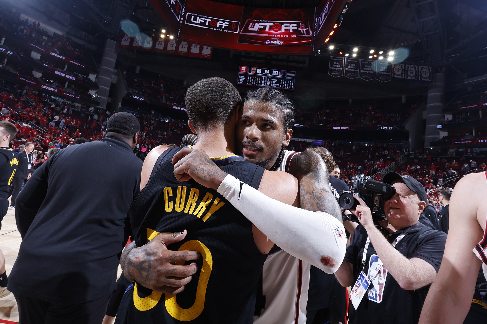 杰伦·格林爆砍36分 赛后透露库里激励其去俄城办妥事情