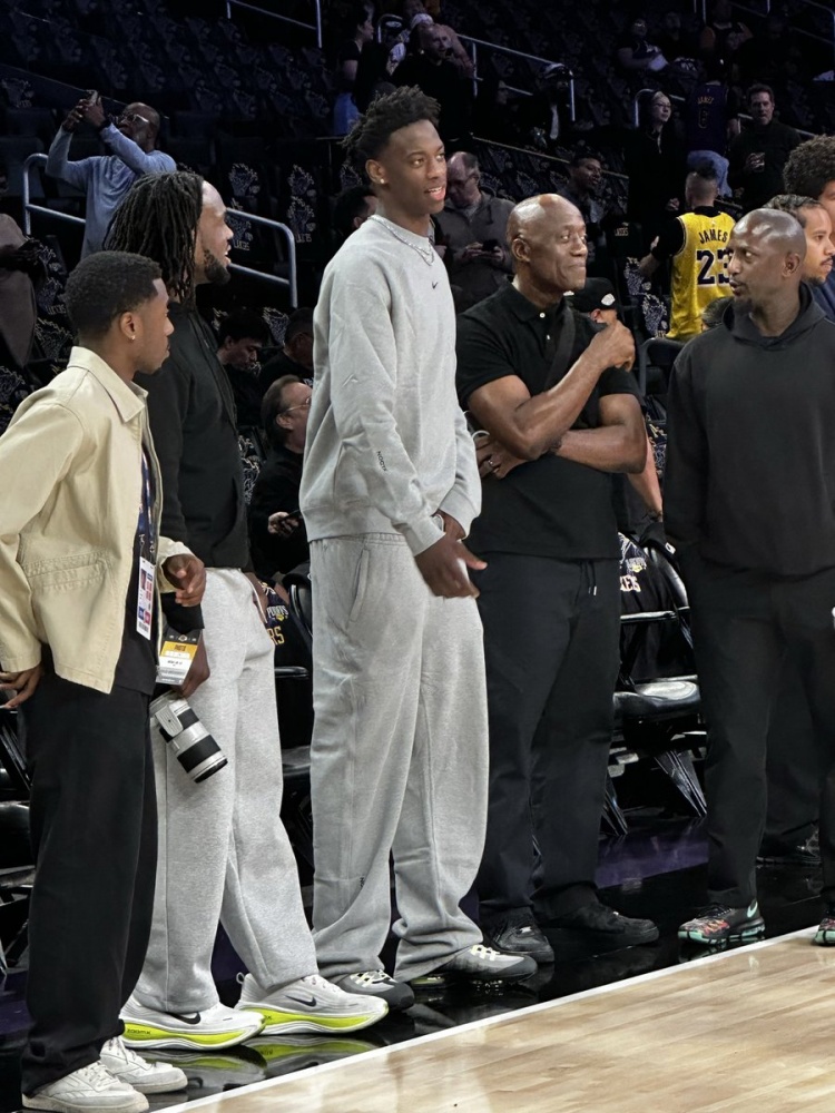 状元热门迪班萨现身火湖G2 考察NBA季后赛强度