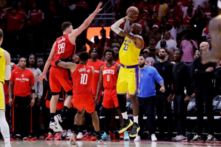 湖人客场加时擒火箭夺赛点，G4东契奇继续缺阵