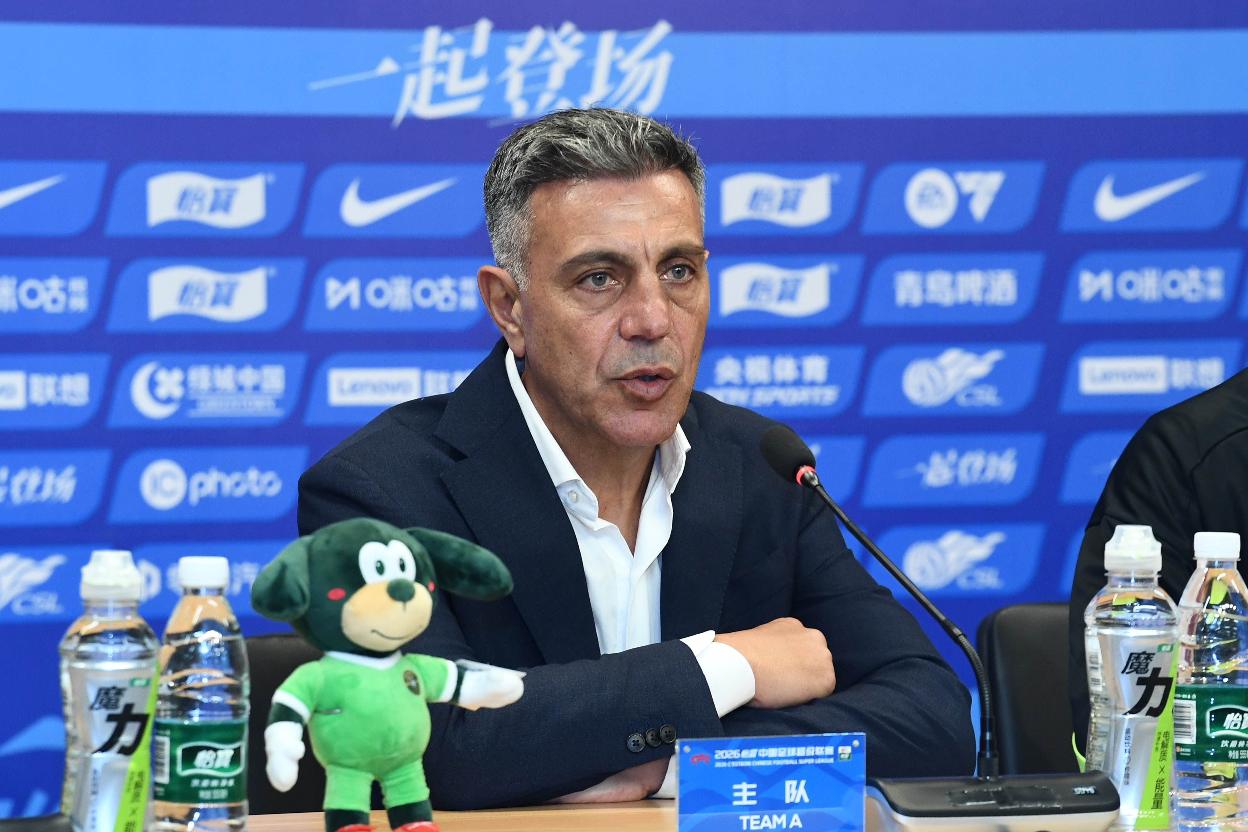 浙江队决策层冷静：罗斯仍掌帅印，伤病潮致战术失效