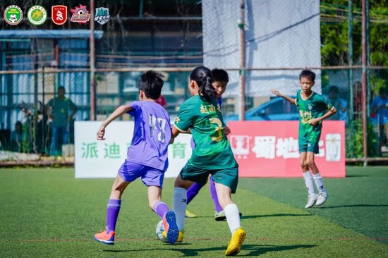 周穗安：未来将铺设更多微型足球场，让青少年“下楼即踢球”