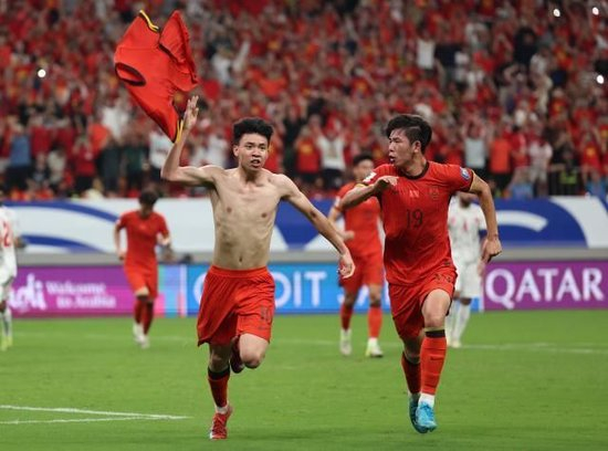 国足1-0巴林积9分小组第五收官 王钰栋点球破门难掩阵容断层危机