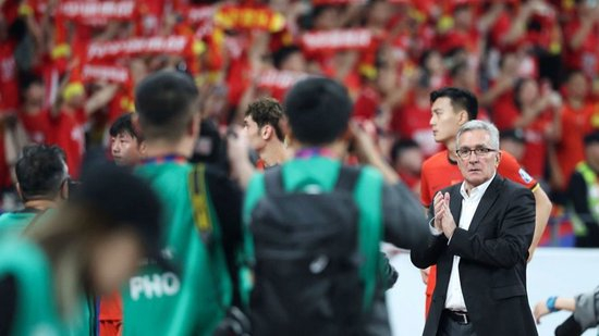 武磊两针封闭拖累膝盖 国足进攻断崖式下滑