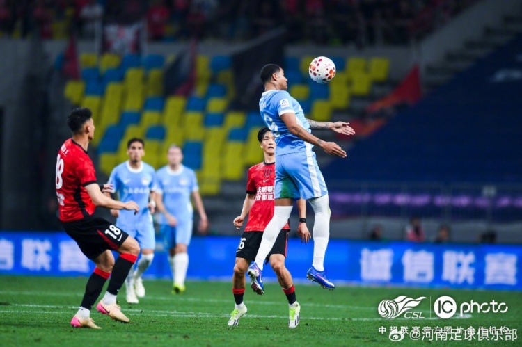 成都蓉城3-0河南，索罗金破门韦世豪拜合拉木建功