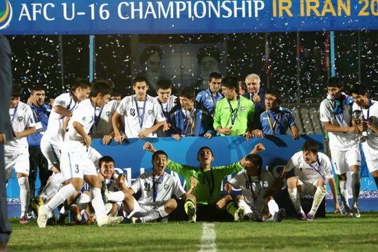 9人作战2-0胜沙特,乌兹别克U17亚洲杯夺冠,三年三线突破青训成果 9人作战2-0胜沙特,乌兹别克U17亚洲杯夺冠,三年三线突破青训成果