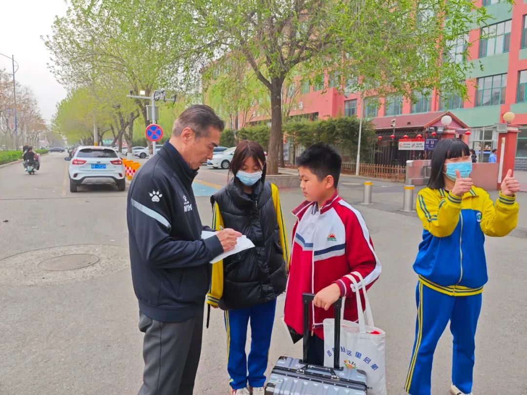 前女足主帅王海鸣扎根遵化校园：青训不收费，先育人后踢球