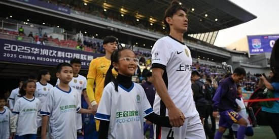 海港4-1轻取天津，颜骏凌：后面四场硬仗要咬住排名
