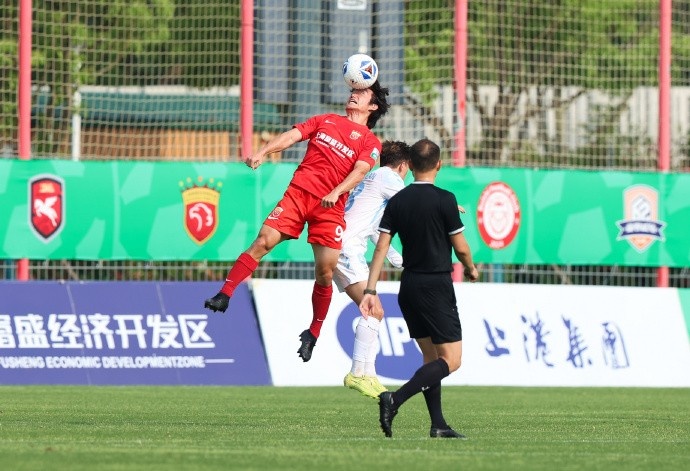 王逸伟贴地斩定胜局,上海海港富盛经开1-0兰州陇原竞技 王逸伟贴地斩定胜局,上海海港富盛经开1-0兰州陇原竞技
