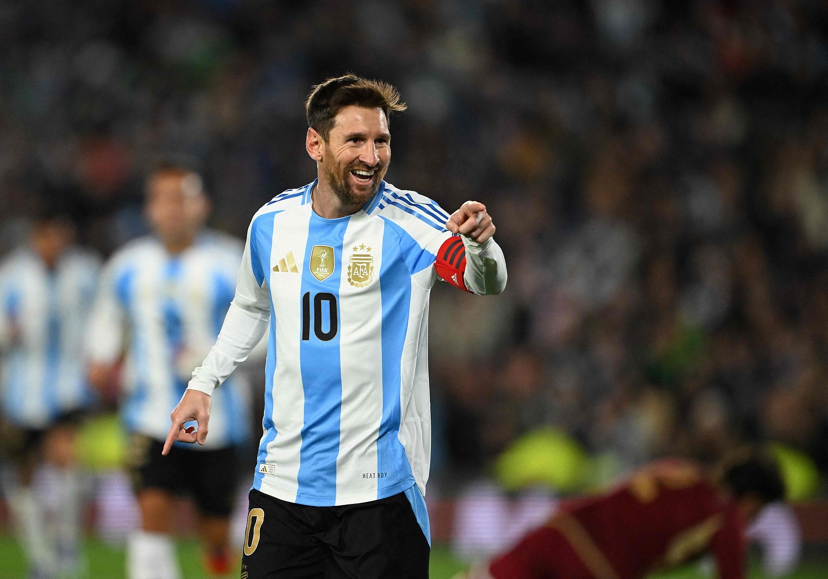 FIFA官推金靴前十候选:姆巴佩凯恩领衔,哈兰德首秀入围 FIFA官推金靴前十候选:姆巴佩凯恩领衔,哈兰德首秀入围
